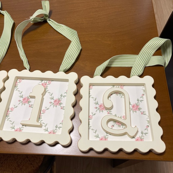 OLIVIA Pottery Barn framed letter name - Picture 5 of 8